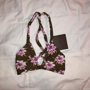 ACACIA • Capsule Aloha Yelapa